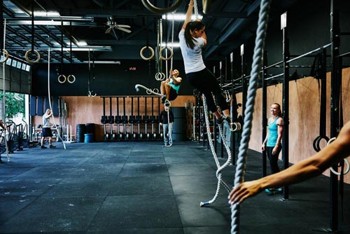 WOD-träningspass på ett gym